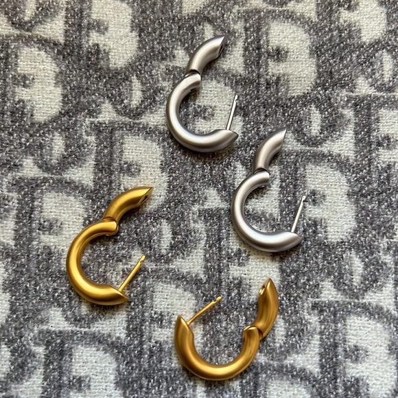 💎Designer Inspired hoop earrings simple minimalist gold & silver - Picture 5 of 5